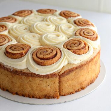 Cinnamon Roll Cake with Cream Cheese Frosting Recipe